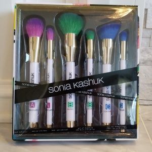 *NEW* Sonia Kashuk Makeup brushes *Limited edition
